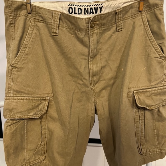 Old Navy 36 waist Tan cargo shorts - Picture 1 of 1